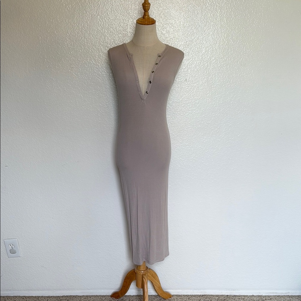 Elegant Gray Sleeveless Dress